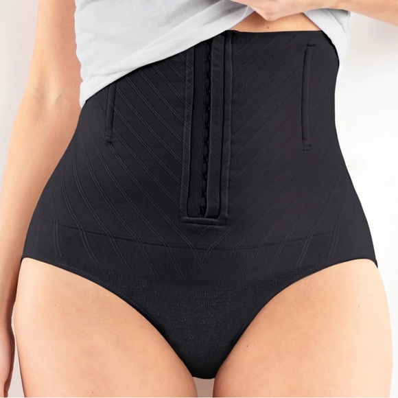 Belly Bandit Csection & Postpartum Recovery Undies - Picture 1 of 9